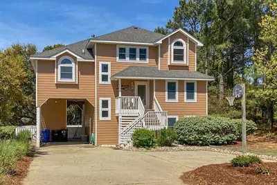 Image de 5 Br Oceanside Home in Duck - Short Walk to Shops & Restaurants