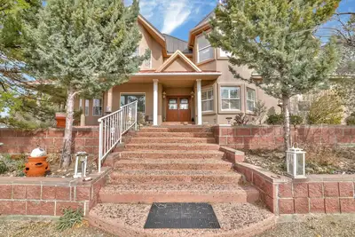 Image de Prospectors Palace *Gathering Place w/ Mountain Views*Pool Table* Near Lynx Lake