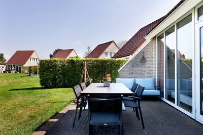 Image de Maison de vacances luxueuse avec bien-être à Vlagtwedde