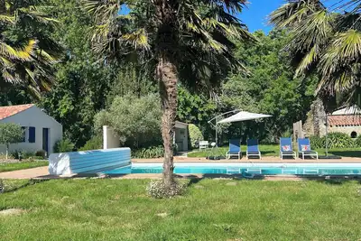 Image de The house of the Nymphs-spa-swimming pool, between land and sea 15'