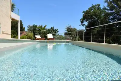 Image de Appartement très calme au centre de la forêt et à 4km de la plage