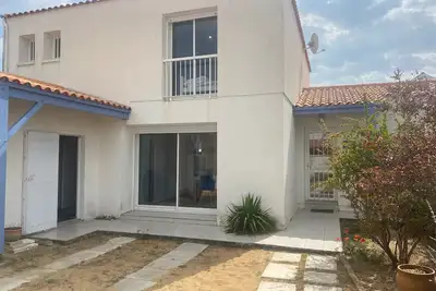 Image de Maison proche centre et plage avec Wifi, 4 chambres