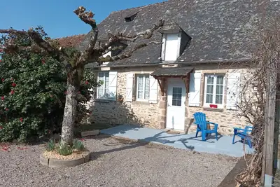 Image de maison de campagne, à proximité de sentiers de randonnée