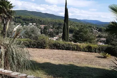 Image de villa provencale avec vue dominante à 5 minutes à pieds du village idéal famille