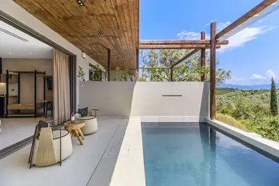 Image de Studio Thetis avec piscine privée, Wi-Fi et air conditionné
