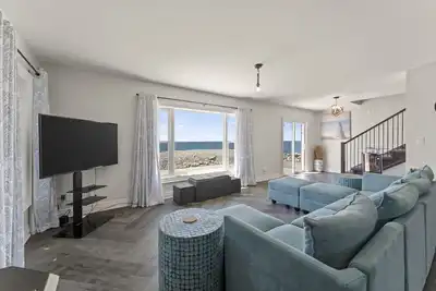 Image de Cozy 3 Bedroom Lakefront Cottage