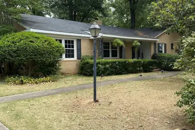 Image de Masters Rental/Walking Distance to Gate
