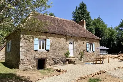 Image de Gorgeous cottage situated in a chateau park - private pool/garden - kid-friendly