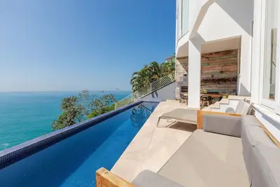 Image de Demeure de 5 suites à Joa avec piscine - Joa003