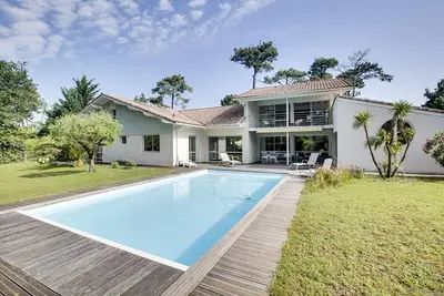 Image de Villa lac Hossegor pour 10 avec climatisation et piscine chauffée