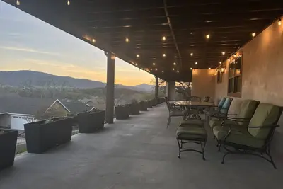 Image de Murphys/Angels Camp/Greenhorn Creek Resort Massive Views Estate