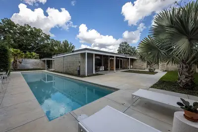 Image de An Amazing Mid-Century Modern Experience