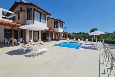 Allegro is a complex of 3 detached villas
