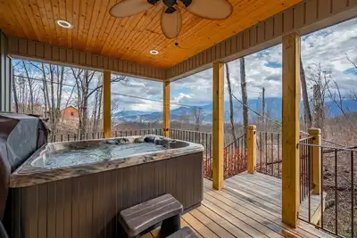 Image de Private|*Amazing Mt Leconte Views*| 3 miles to parkway| Hot tub| Game room| Wifi
