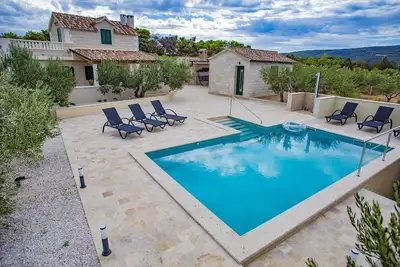Image de Holiday house with heated pool, for a peaceful and pleasant rest