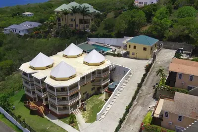 Image de Luxury apartment within walking distance to beach