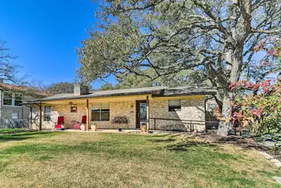 Image de Pet-Friendly Austin Home w/ Private Hot Tub!
