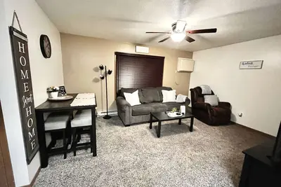 Image de Luxury 2 Br Apt w\/ King Bed