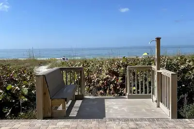 Image de Beautifully Updated Beachside Condo!