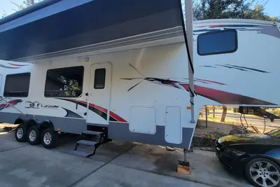 Image de Superbowl getaway on a mini farm.