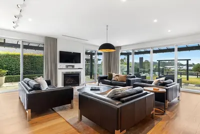 Image de Belleview Hunter - The Vintage Holiday Houses