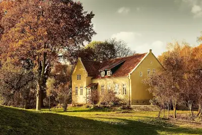 Image de Historic vicarage directly on the Elbe dyke in Mödlich, \"Teich\" apartment *****