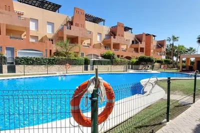 Image de Appartement au Rdc avec 2 chambres, 2 salles de bain, à 60m de la plage, WiFi