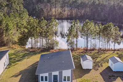 Image de Lakefront 4br Retreat Near Kings Bay Modern & Remote Work Ready