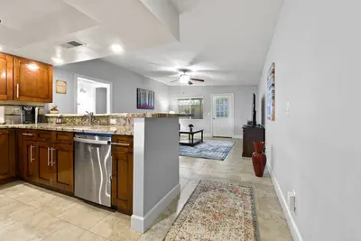 Stylish, quiet 2-bedroom in Central Phoenix   Gcu