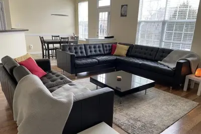 Image de Modern, Relaxing, Peaceful home near Furniture Market and High Point University
