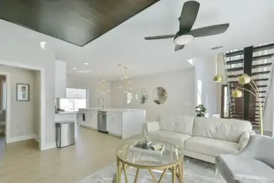 Image de New Modern Townhouse With Rooftop Deck: Near Atlantic Station & Geaoria Tech