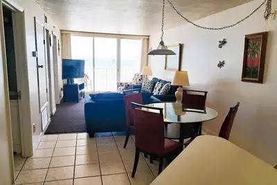 Image de 2 bedroom / 2 bath oceanFRONT condo unit