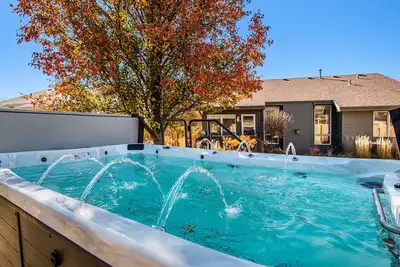 Image de Luxury, Family friendly house. Heated pool hot tub