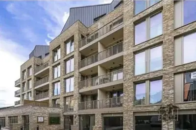 Central 3 bedroom Apt/en-suite with a View.