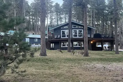 Image de Trailer & Parking Friendly, 24x56  Garage, 5-bedroom, 3-bath, Newly renovated!