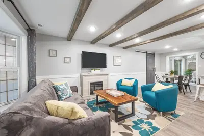 Image de Modern & Clean 3 Bedroom House with Sunroom