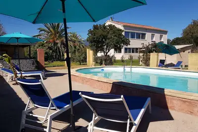 Image de 15 pers. pool\/sea\/mountain view\/1 km from the sea
