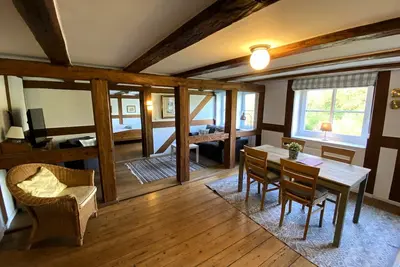 Image de Nature and tranquillity - in a historic thatched farmhouse with a large garden