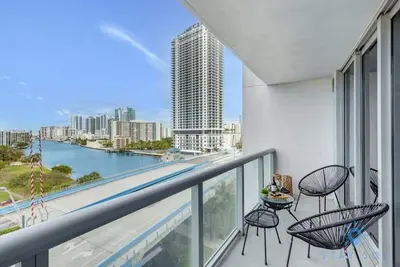 Image de Pool | Apartment w/ Balcony - Gym - Near Beach