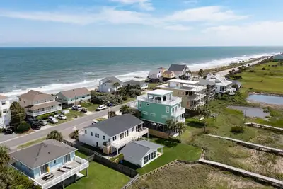 Image de Luxury 4br Sea Cabin w/ Hot Tub + Fishing Dock @ the Washout