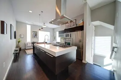 Image de Modern 1-Br Condo—Stylish Stay Near Uptown Clt!