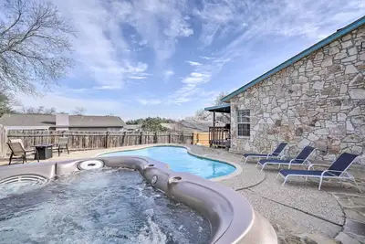 Image de San Antonio Retreat w/ Pool, Close to SeaWorld!