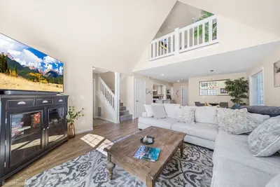Image de Cozy Home 1 Mile to Downtown Cda & Lake – King Beds and an Ev Charger!