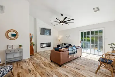Image de New Ev Charger! 4br, Steps 2 Beach, Screened Porch