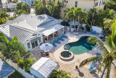 Image de End of Summer Deal - Waterfront - Pool &Golf Cart