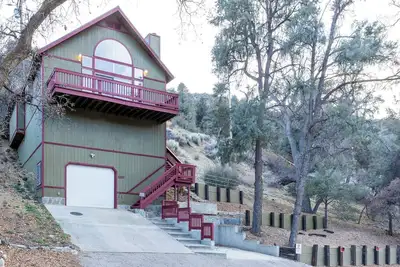 Image de Private Cabin located directly across Park