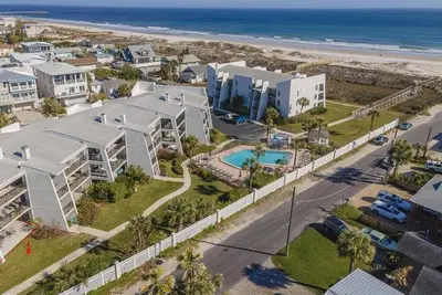Image de Excellent Beach Location ~ Pool ~ Great Price!