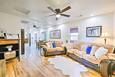 Image de Peaceful Ranch Home w/ Sierra Nevada Views