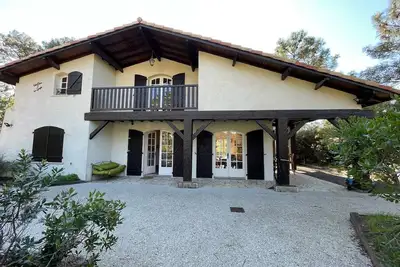 Image de Villa pour 9 personnes avec jardin et jacuzzi à Lacanau Océan