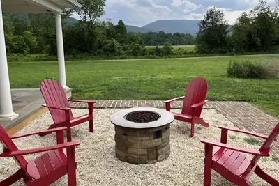 Image de RiverFront Country Home with Blue Mountain Views